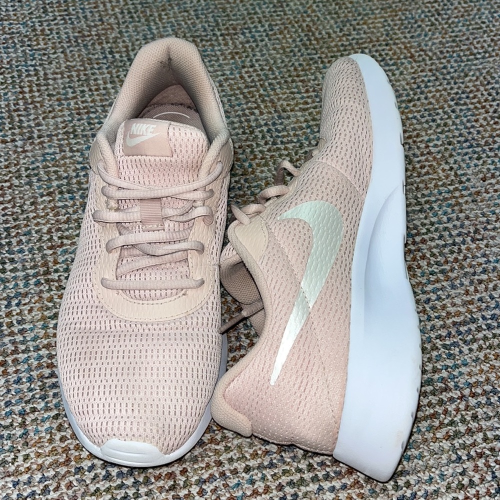 Nike tennis shoes